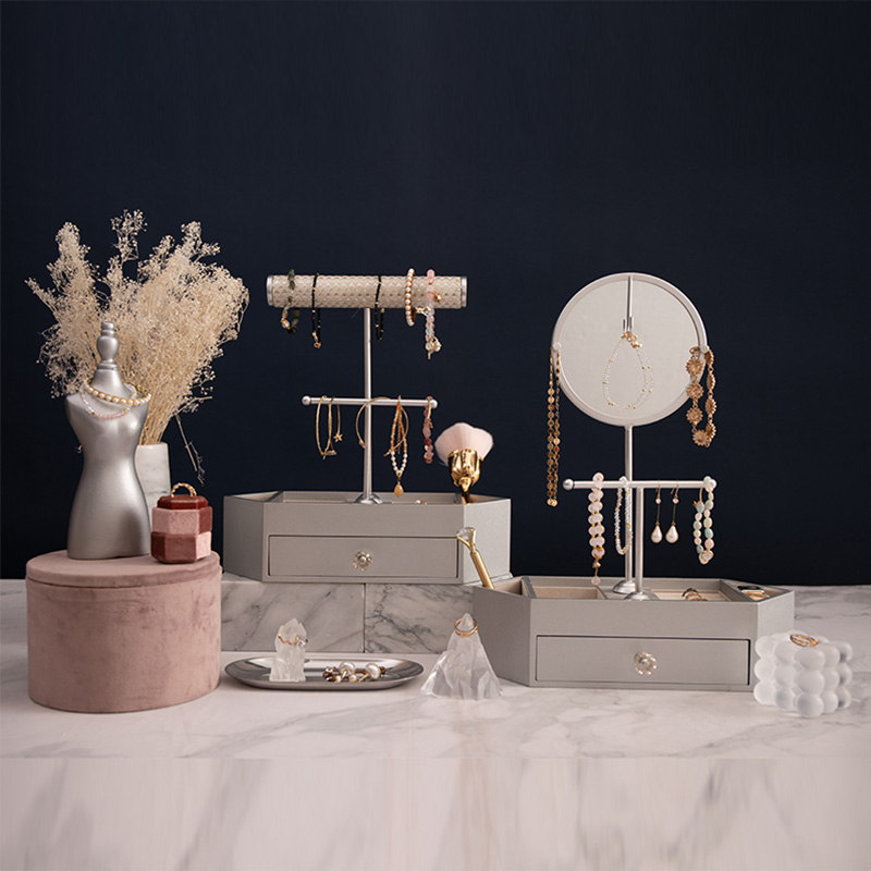 Penyusun Barang Kemas Berbentuk-T Penyusun Kosmetik Atas Meja Kayu Dengan Cermin Bulat