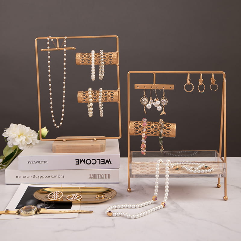 Pendakap rak barang kemas logam