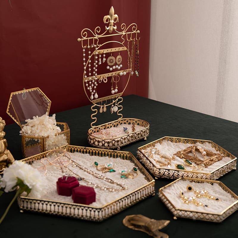 Paparan rak penyimpanan barang kemas logam